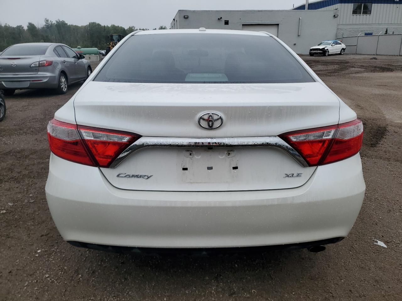 2017 TOYOTA CAMRY LE photo 6