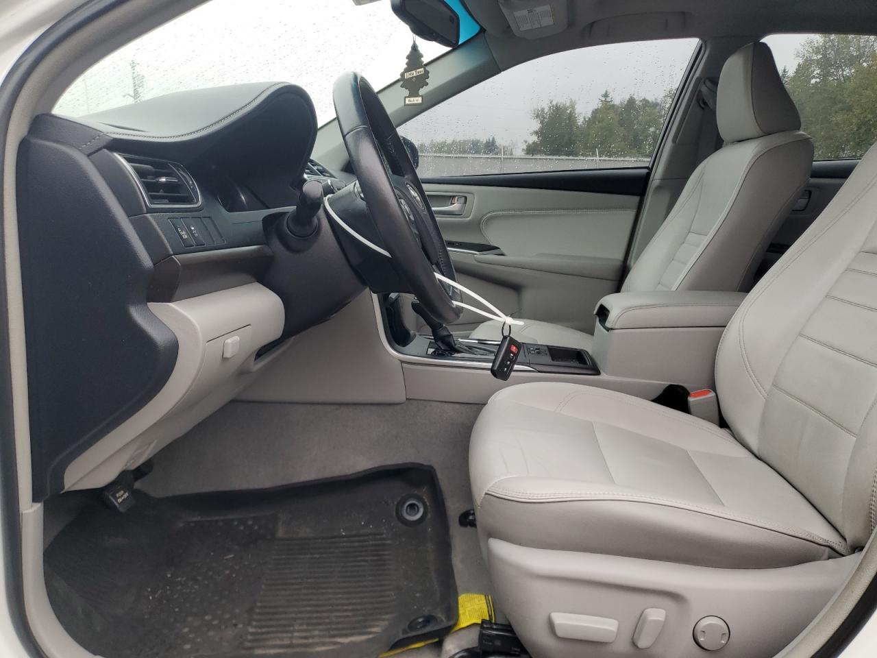 2017 TOYOTA CAMRY LE photo 7