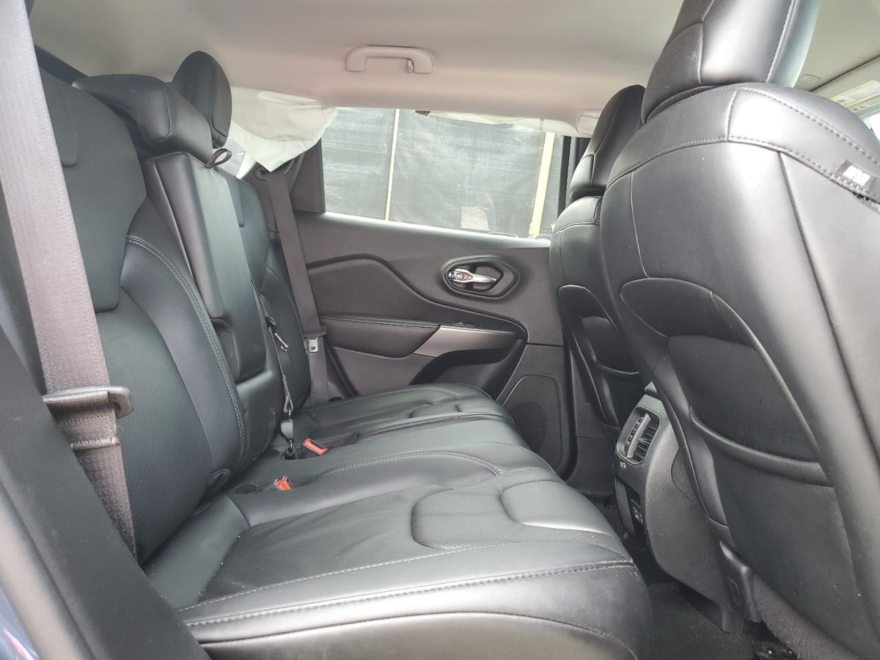 2021 JEEP CHEROKEE LATITUDE LUX photo 21