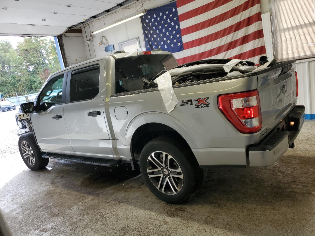 2023 FORD F150 SUPERCREW photo 2