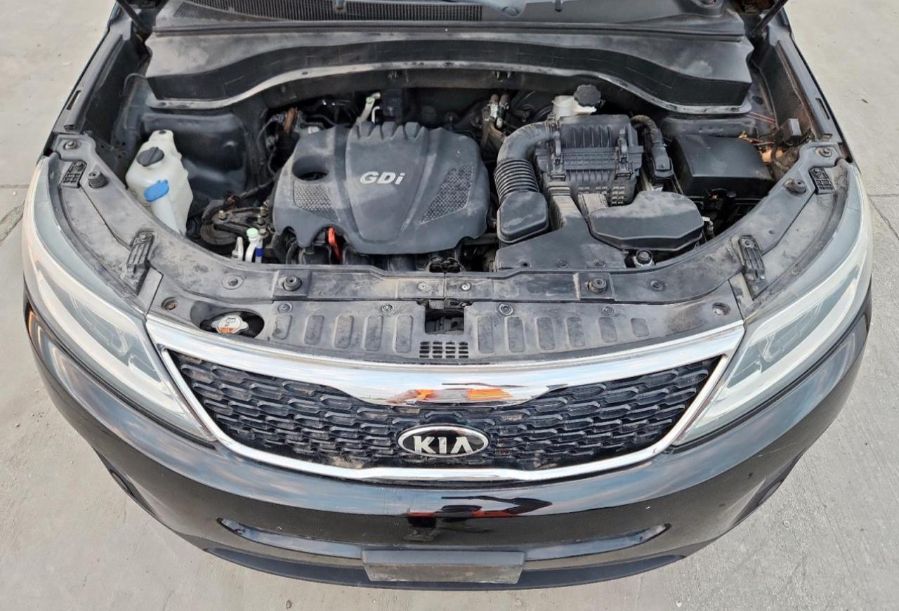 2015 KIA SORENTO LX photo 23