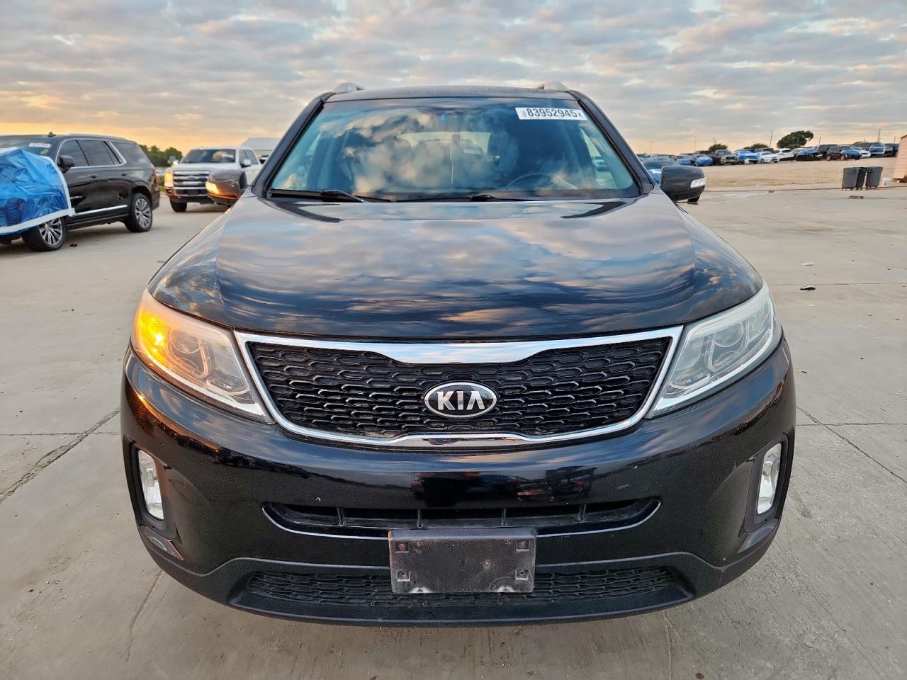 2015 KIA SORENTO LX photo 9