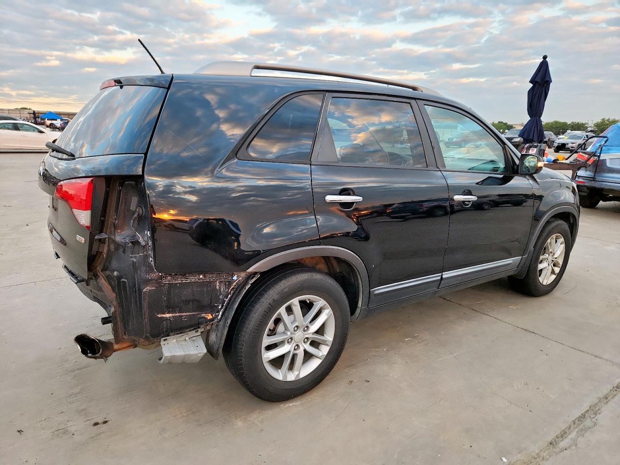 2015 KIA SORENTO LX photo 5
