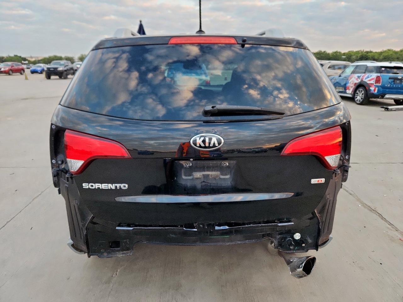 2015 KIA SORENTO LX photo 11