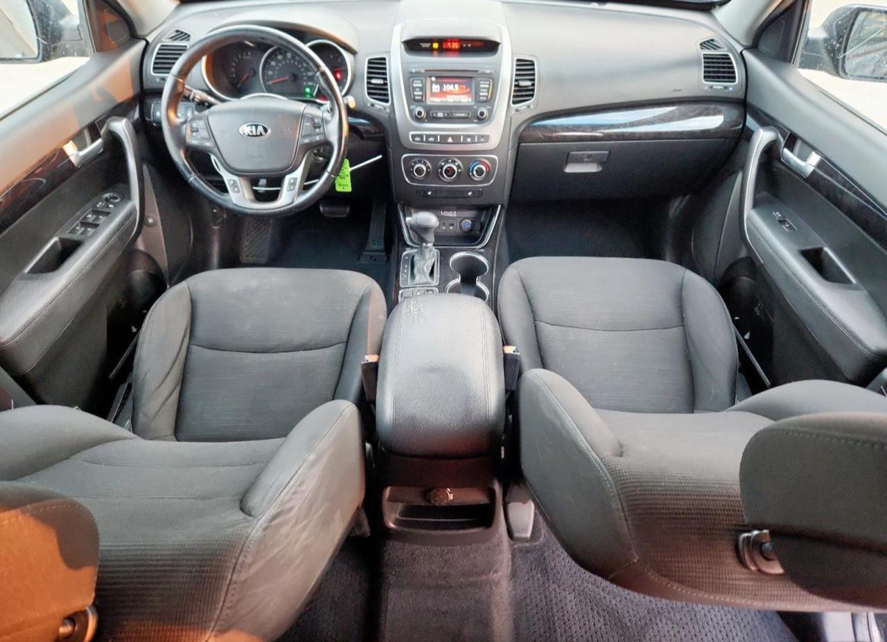 2015 KIA SORENTO LX photo 15