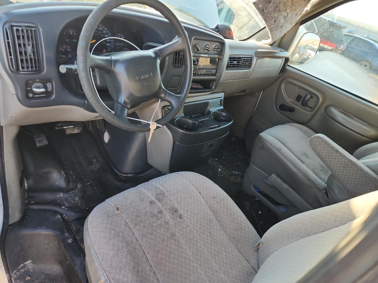 2000 GMC SAVANA G3500 photo 15