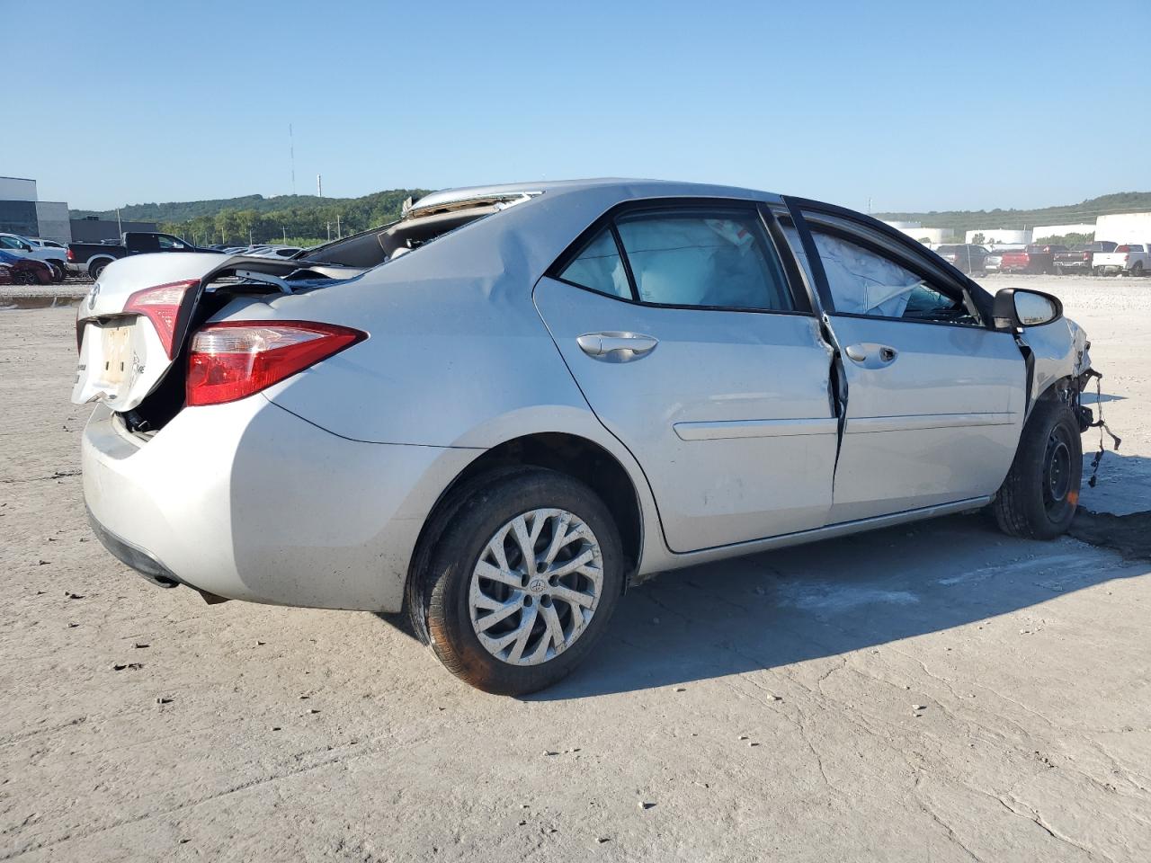 2017 TOYOTA COROLLA L photo 5