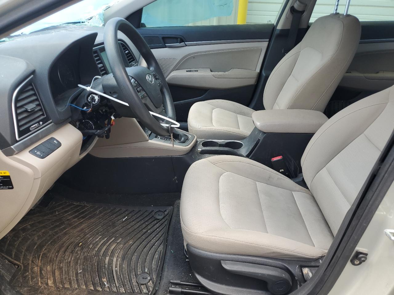 2017 HYUNDAI ELANTRA SE photo 13