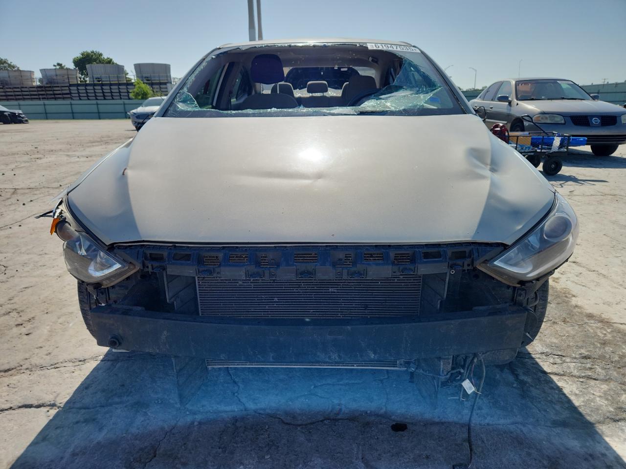 2017 HYUNDAI ELANTRA SE photo 9