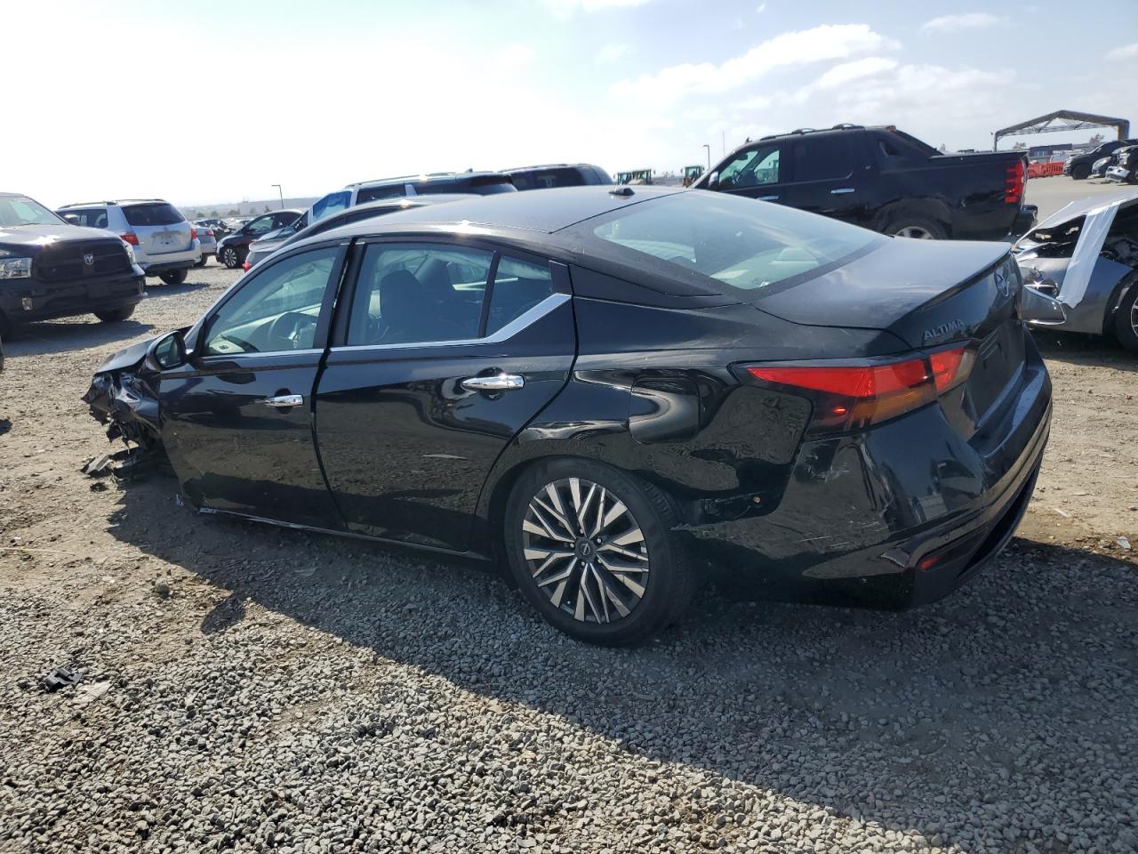 2025 NISSAN ALTIMA SV photo 3