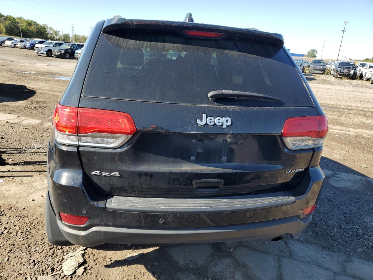 2018 JEEP GRAND CHEROKEE LAREDO photo 11