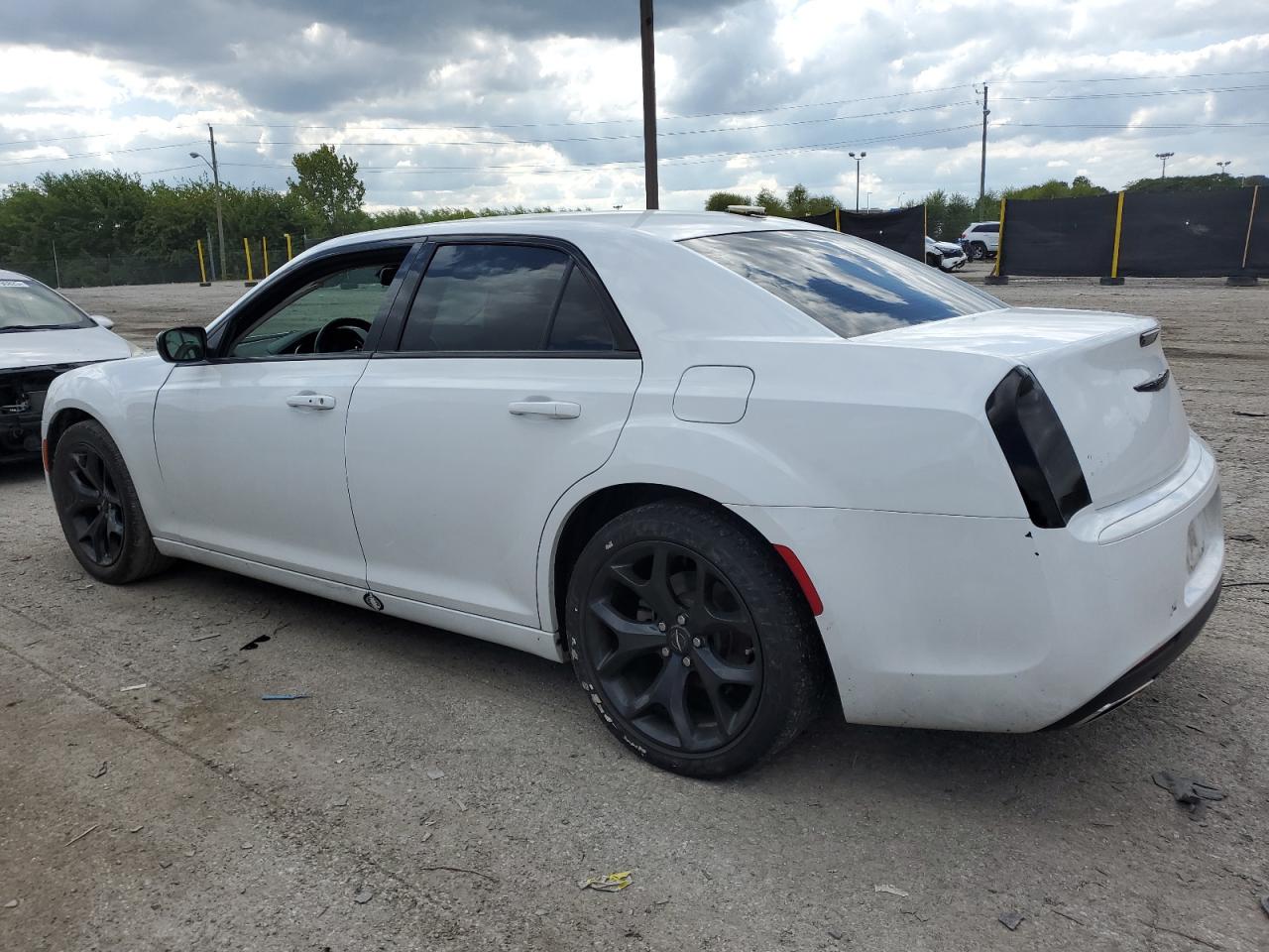 2022 CHRYSLER 300 TOURING photo 2