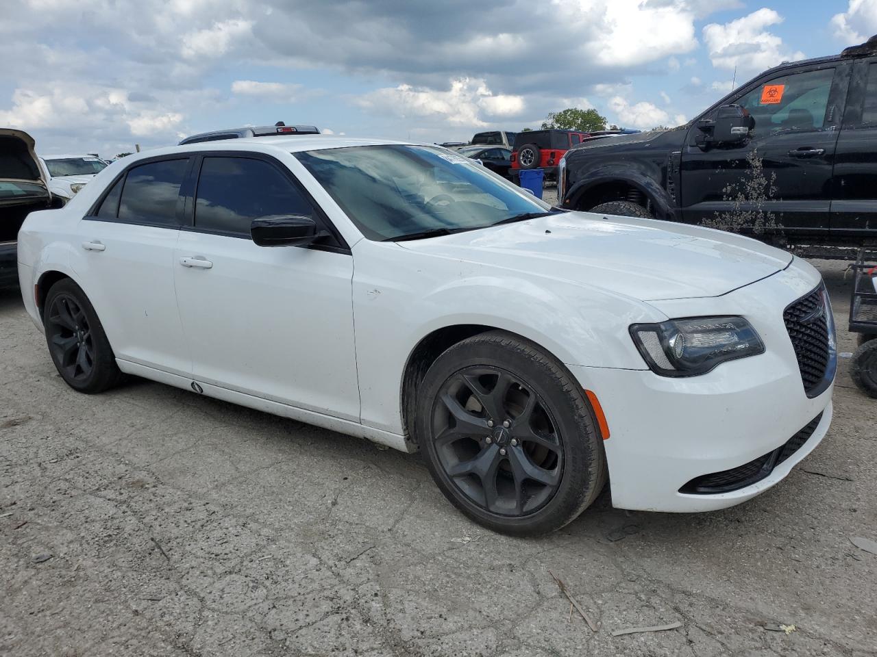 2022 CHRYSLER 300 TOURING photo 4
