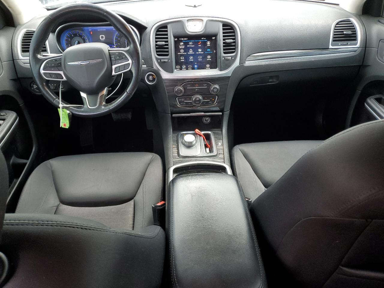 2022 CHRYSLER 300 TOURING photo 8