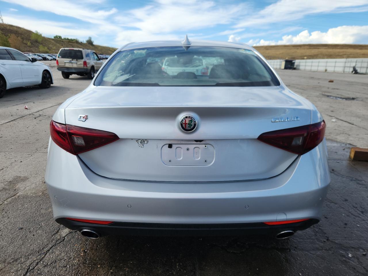 2017 ALFA ROMEO GIULIA Q4 photo 11