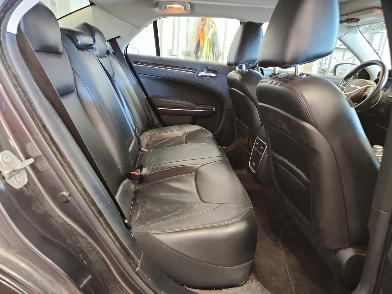 2016 CHRYSLER 300 LIMITED photo 19