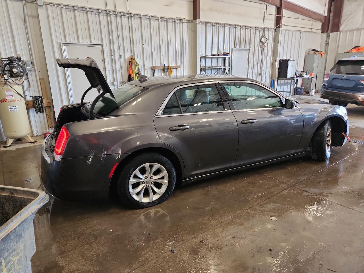 2016 CHRYSLER 300 LIMITED photo 5