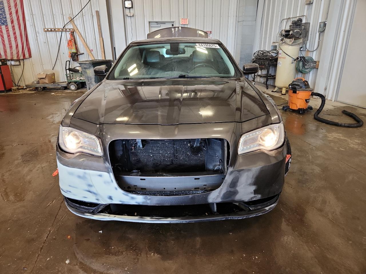 2016 CHRYSLER 300 LIMITED photo 9