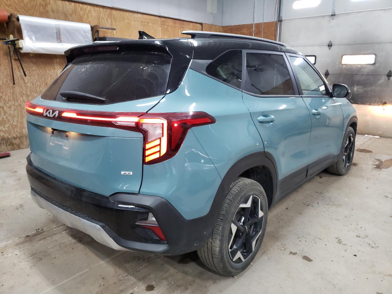 2025 KIA SELTOS S photo 3