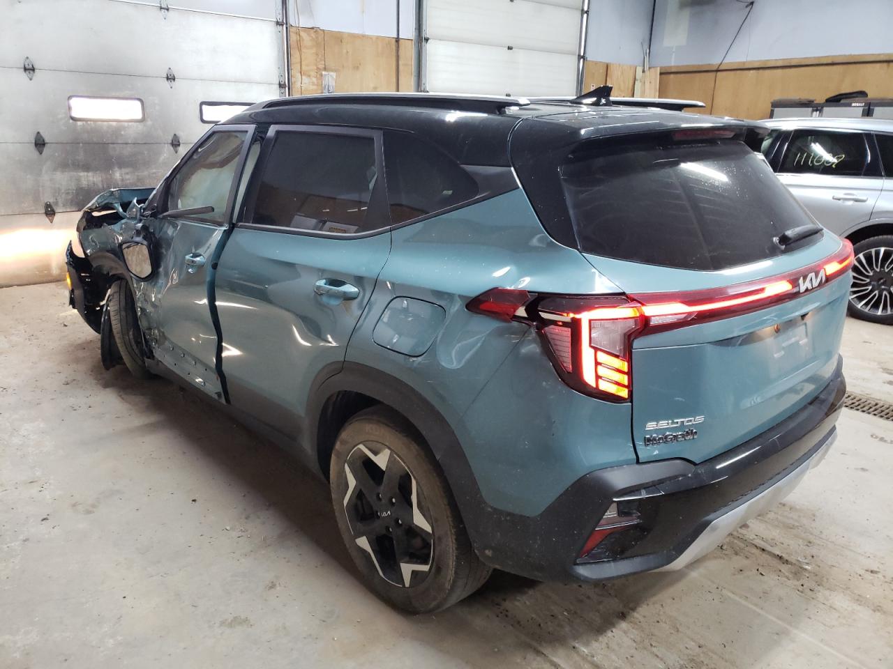 2025 KIA SELTOS S photo 2