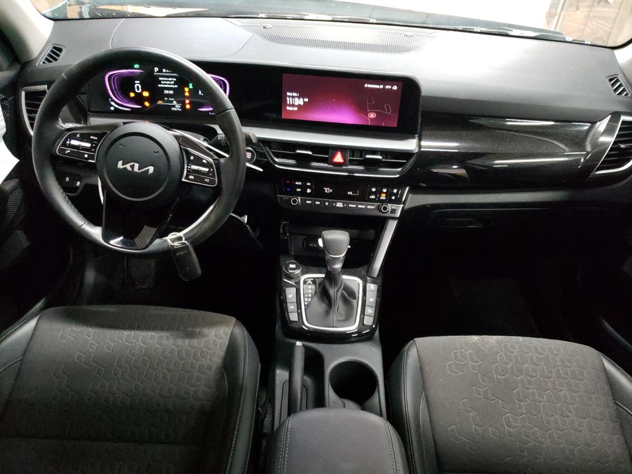 2025 KIA SELTOS S photo 8