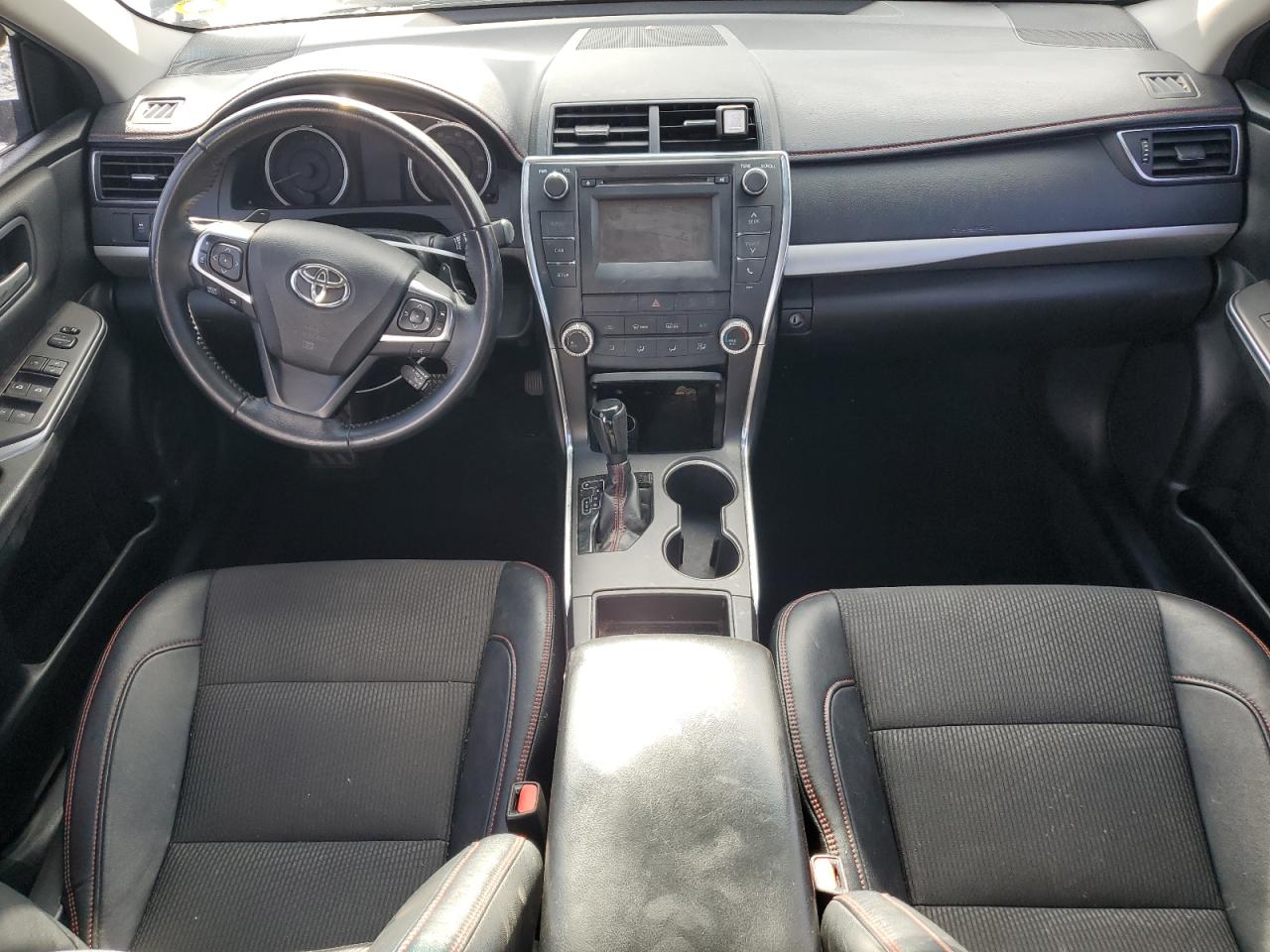 2017 TOYOTA CAMRY LE photo 8