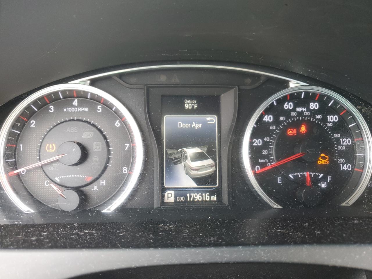 2017 TOYOTA CAMRY LE photo 9