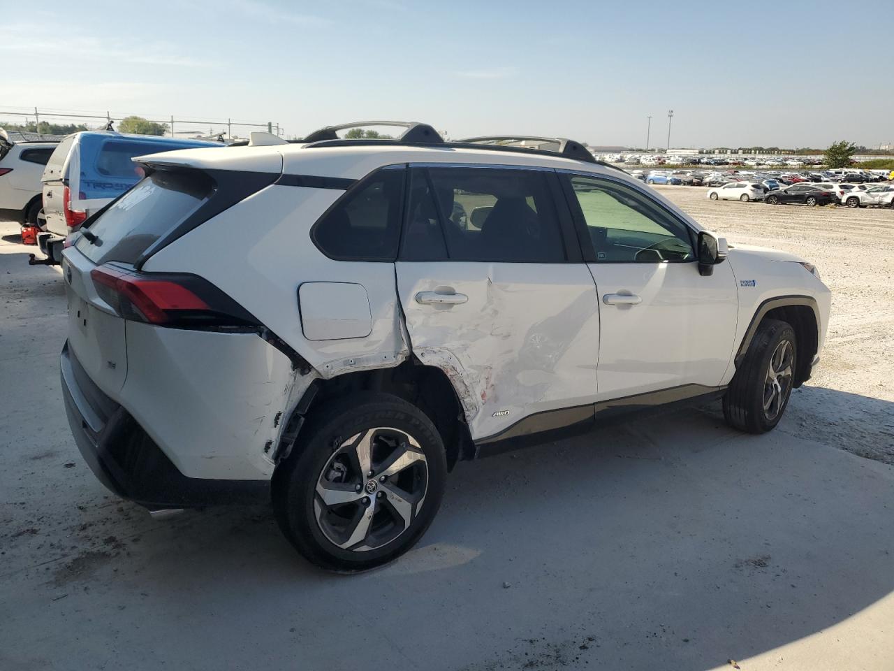 2021 TOYOTA RAV4 PRIME SE photo 5