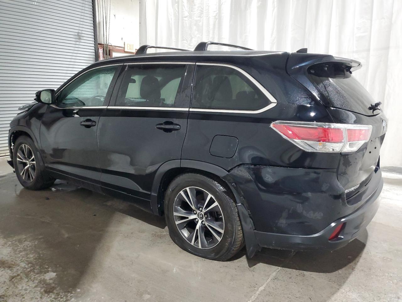 2016 TOYOTA HIGHLANDER XLE photo 3