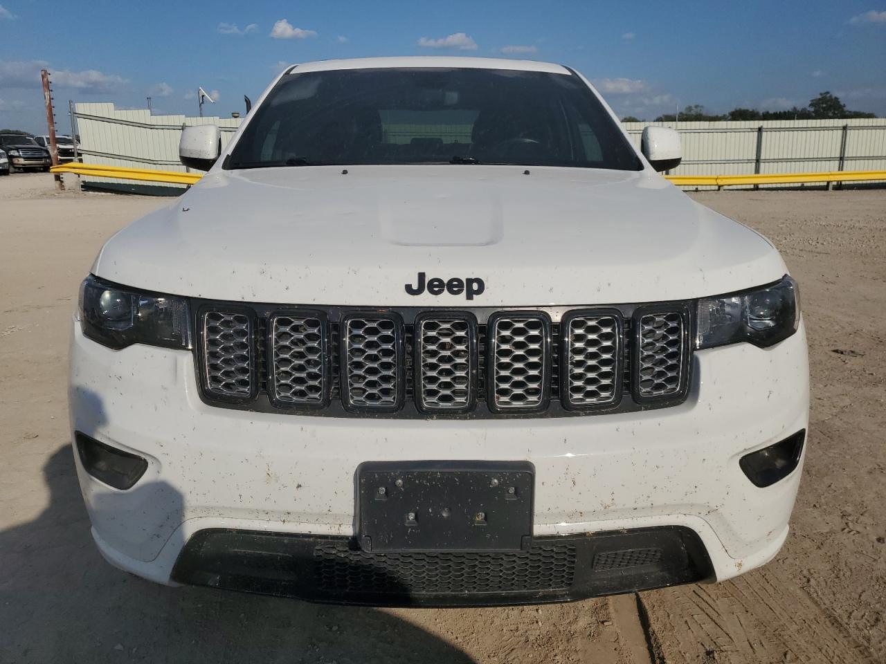 2020 JEEP GRAND CHEROKEE LAREDO photo 5