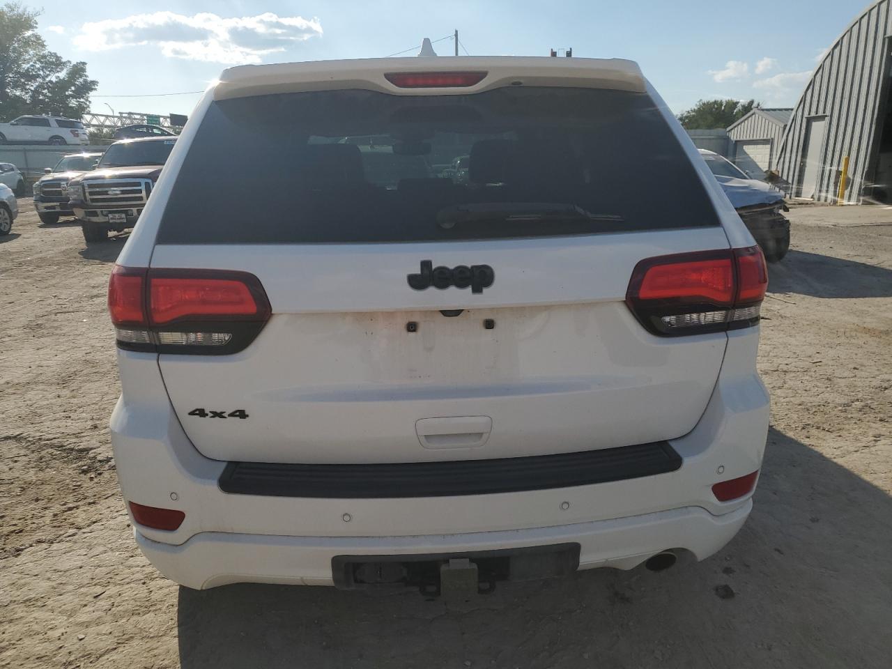 2020 JEEP GRAND CHEROKEE LAREDO photo 6