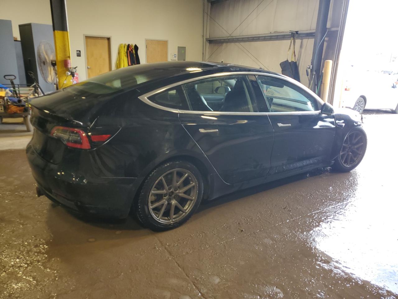 2018 TESLA MODEL 3 photo 5