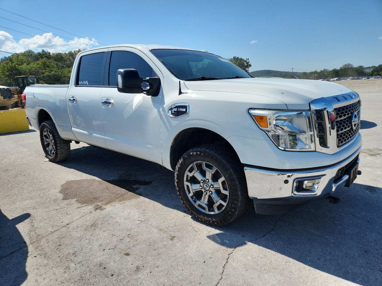 2016 NISSAN TITAN XD SL photo 7