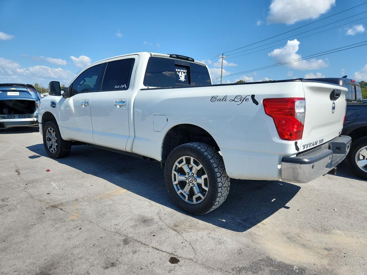 2016 NISSAN TITAN XD SL photo 3