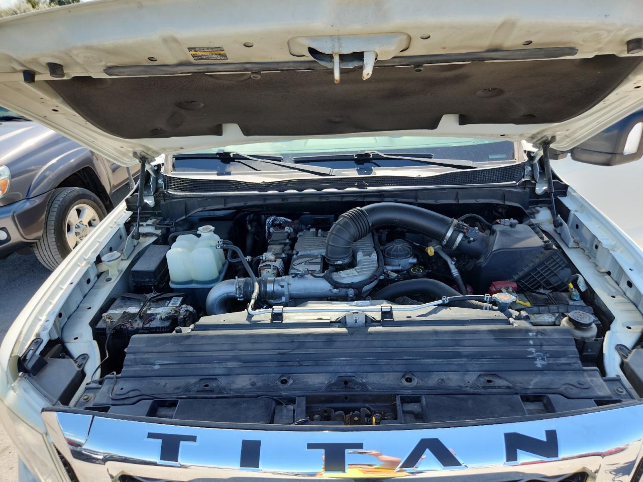 2016 NISSAN TITAN XD SL photo 21