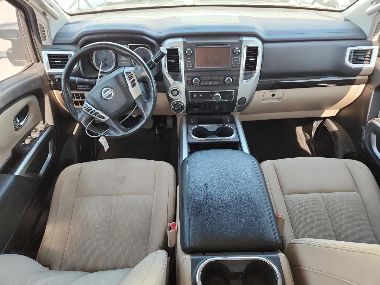 2016 NISSAN TITAN XD SL photo 15