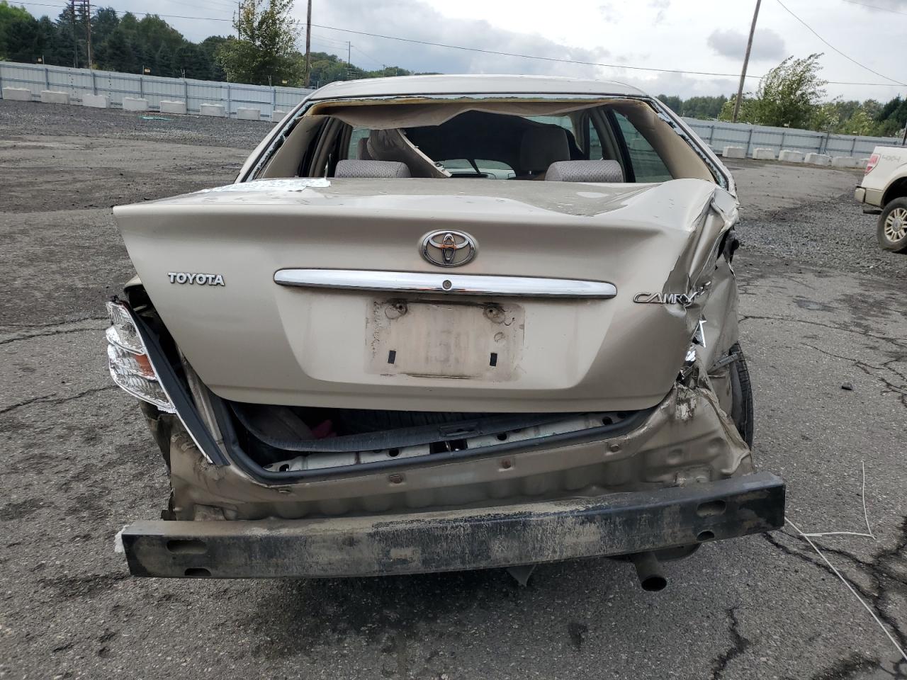 2003 TOYOTA CAMRY LE photo 6