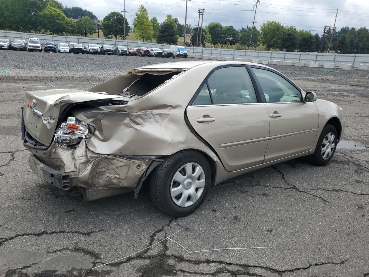 2003 TOYOTA CAMRY LE photo 3