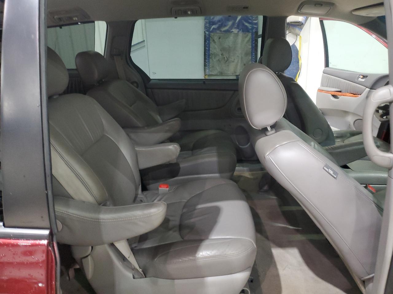 2008 TOYOTA SIENNA XLE photo 21