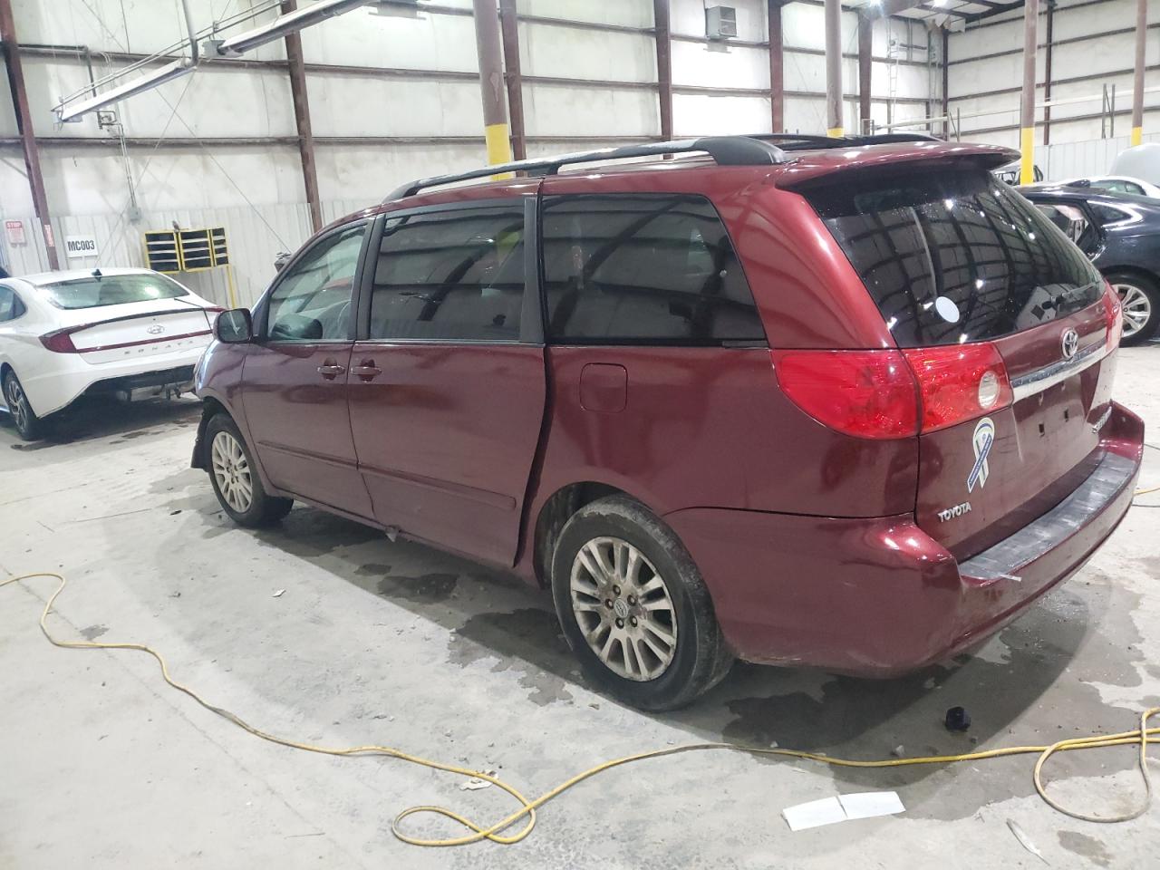 2008 TOYOTA SIENNA XLE photo 3