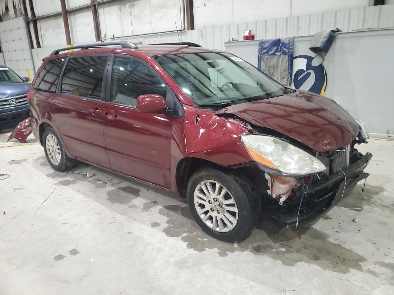2008 TOYOTA SIENNA XLE photo 7
