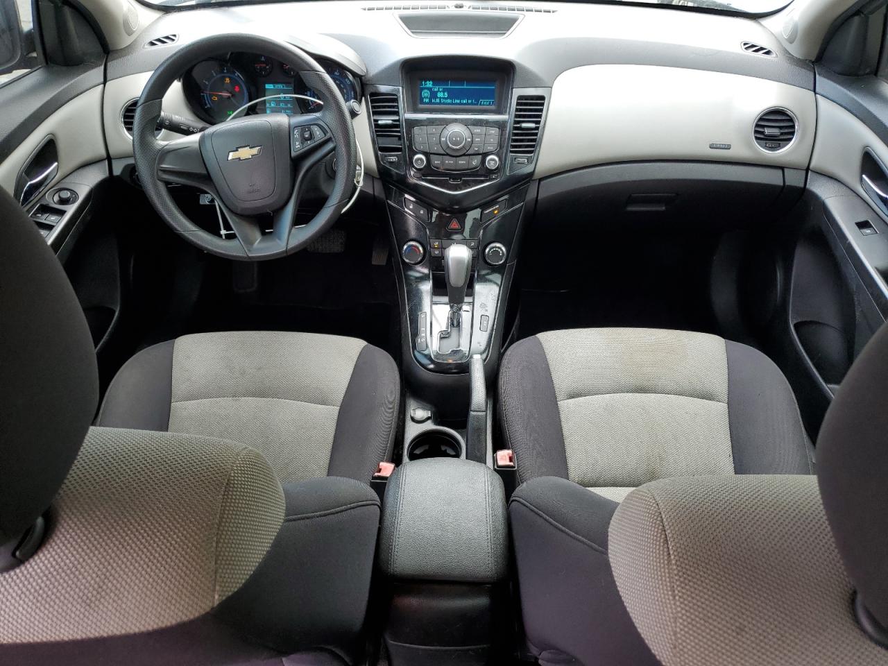 2013 CHEVROLET CRUZE LS photo 8