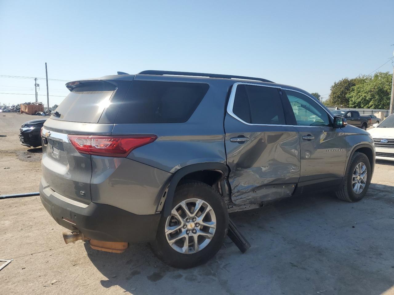 2019 CHEVROLET TRAVERSE LT photo 3
