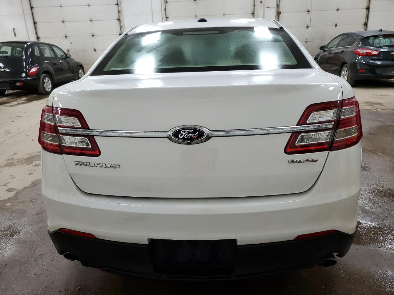2018 FORD TAURUS SE photo 6