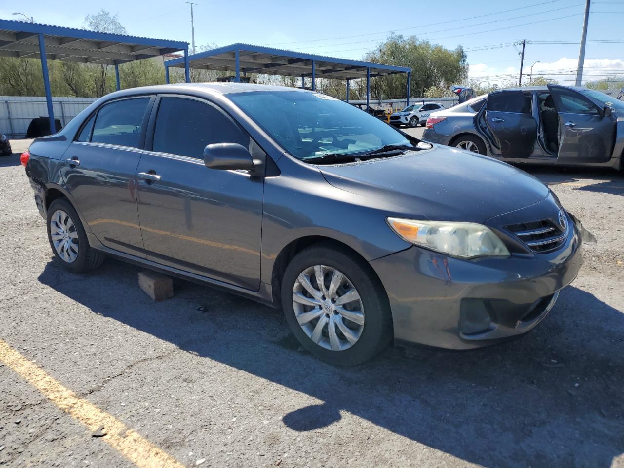 2013 TOYOTA COROLLA LE photo 4