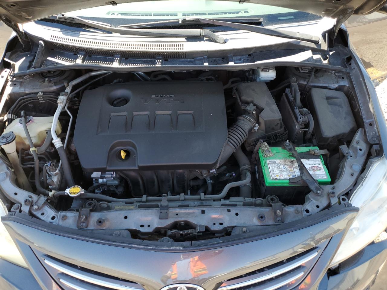 2013 TOYOTA COROLLA LE photo 11