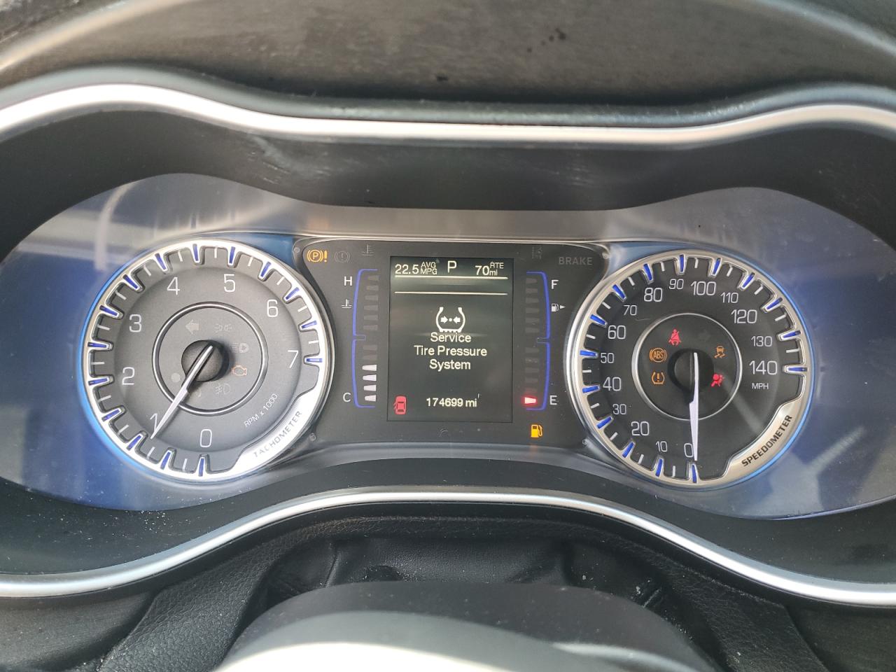 2015 CHRYSLER 200 LIMITED photo 9