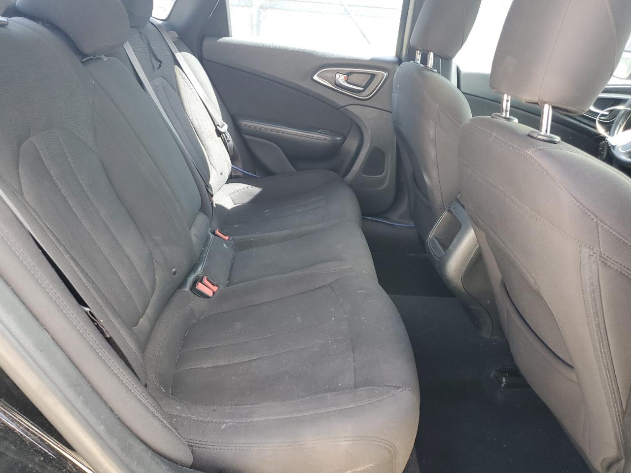 2015 CHRYSLER 200 LIMITED photo 10