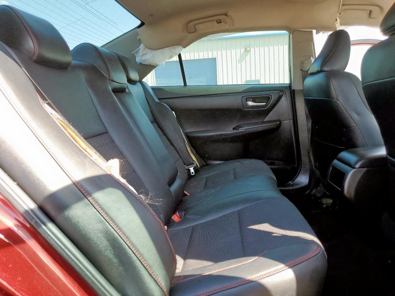2016 TOYOTA CAMRY SE photo 19