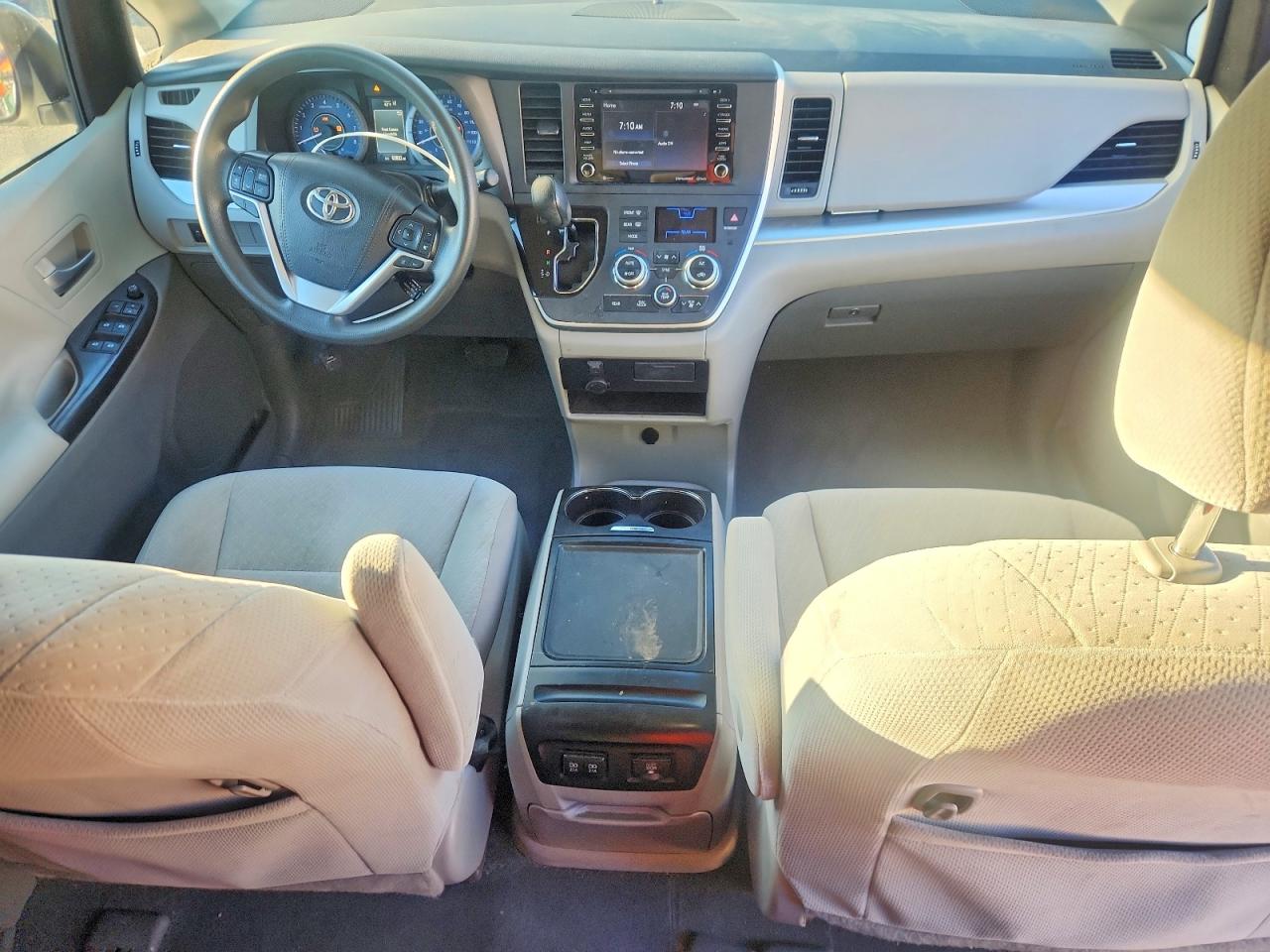 2020 TOYOTA SIENNA LE 8-PASSENGER photo 8